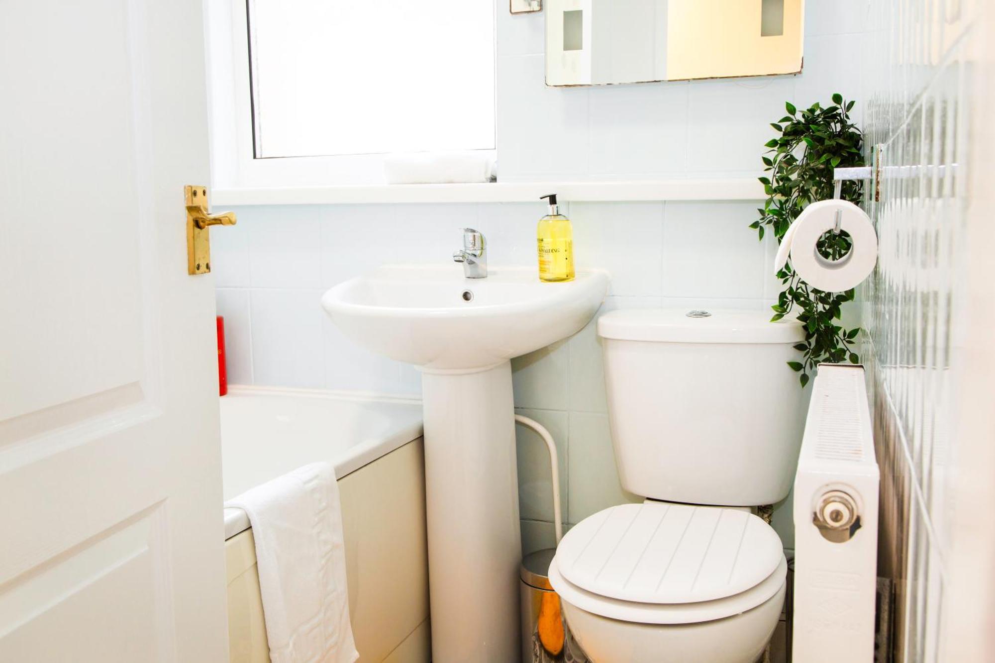 Newly Launched 3 Bedroom House With Free Parking Litherland Ngoại thất bức ảnh